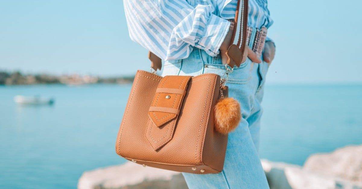 15 BEST Travel Purses for Savvy & Stylish Travelers in 2024