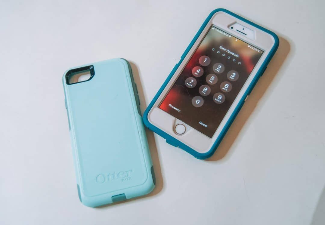 Best Otterbox Alternatives: 12 Durable Cases Like Otterbox