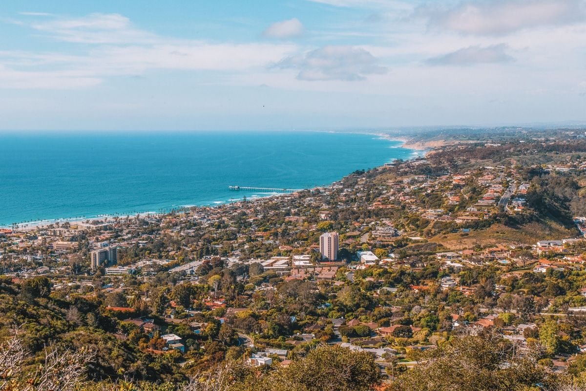 The view over San Diego and the bright blue sea from Mount Soledad lookout.