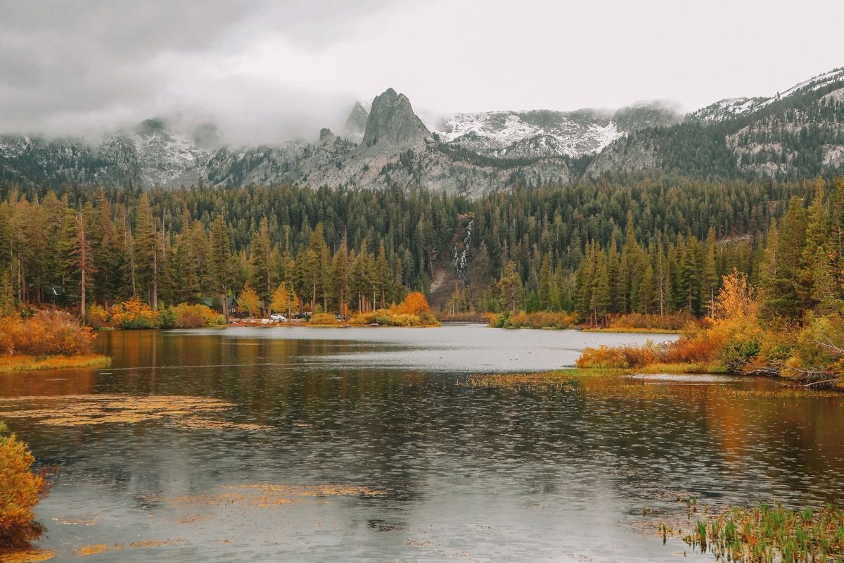 mammoth lakes in the fall
