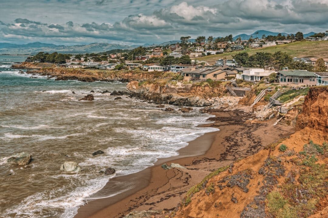 17 BEST Restaurants in Cambria, California [Must-Try Places]