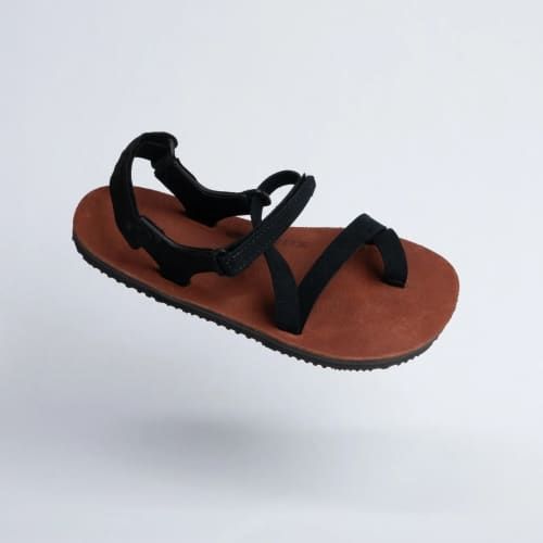 Product photo for the Shamma Sandals Trailstars Omega in black and brown.