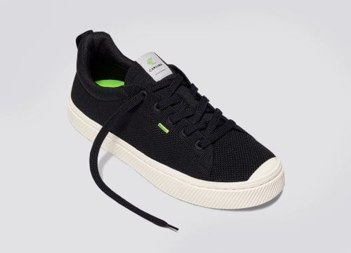 Product image for the Cariuma IBI Low Shoes in black.
