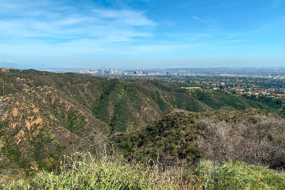 Temescal Canyon Loop (Pacific Palisades)
Looking out over the mountains, with downtown LA in the distance, taken from Temescal Canyon Loop.